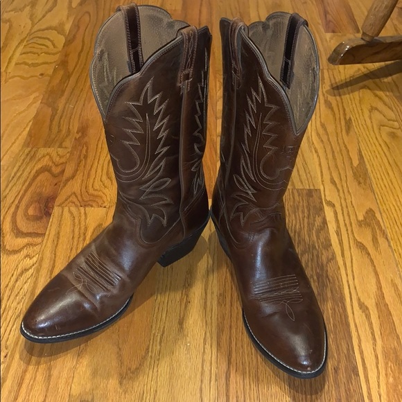 pointed steel toe cowboy boots